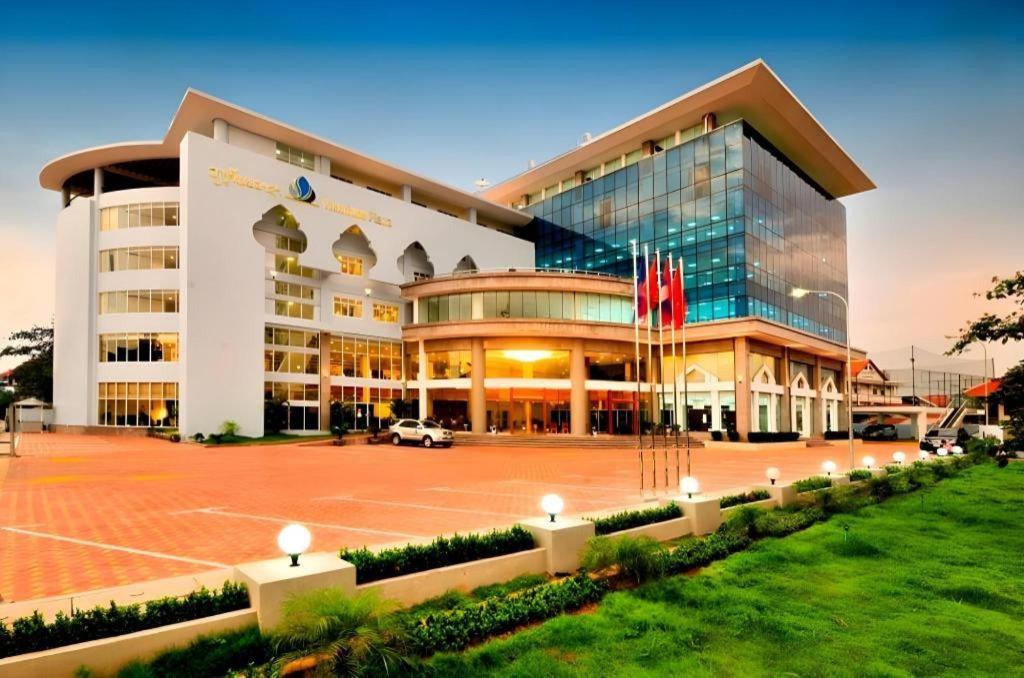 Vientiane Plaza Hotel Экстерьер фото