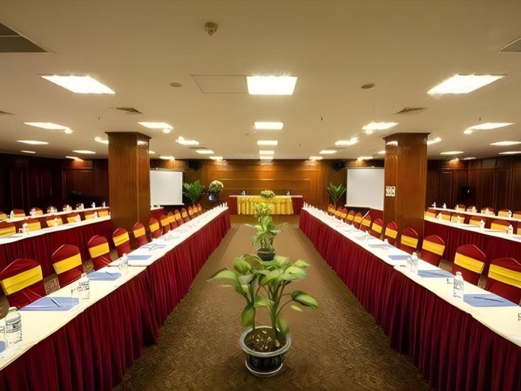 Vientiane Plaza Hotel Экстерьер фото