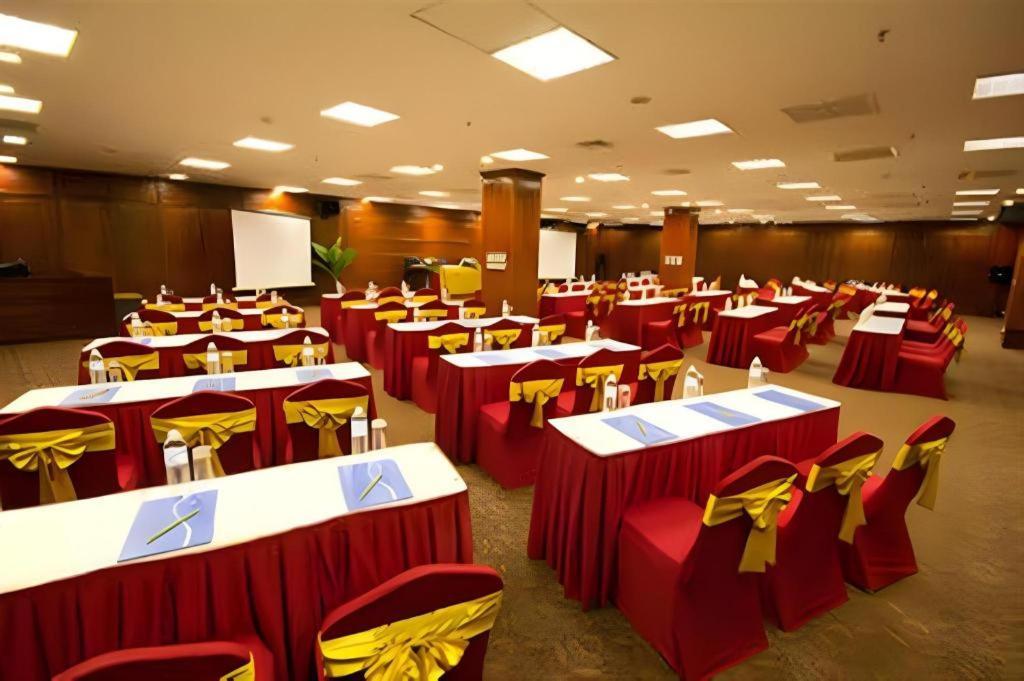 Vientiane Plaza Hotel Экстерьер фото