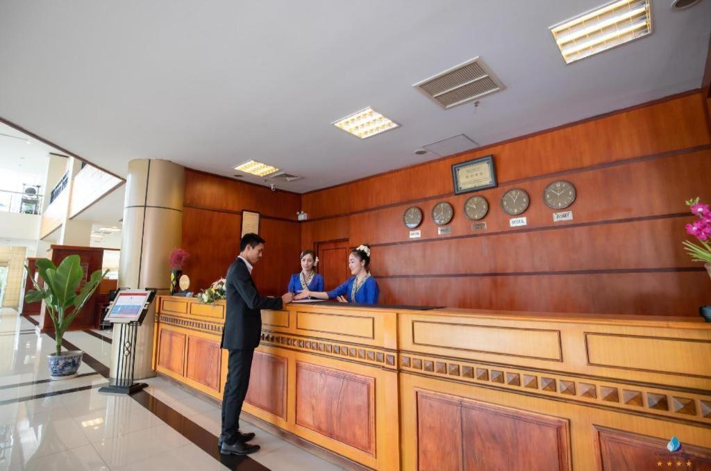 Vientiane Plaza Hotel Экстерьер фото