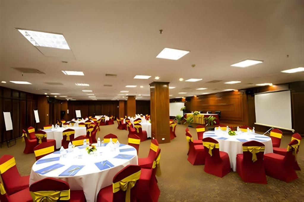 Vientiane Plaza Hotel Экстерьер фото